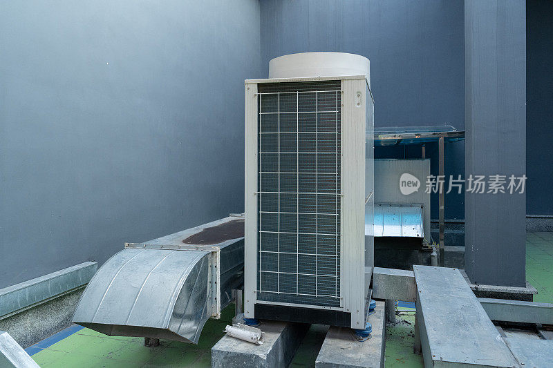 商业建筑屋顶的中央制冷设备