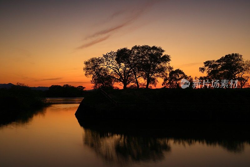 日落时北上河的景色