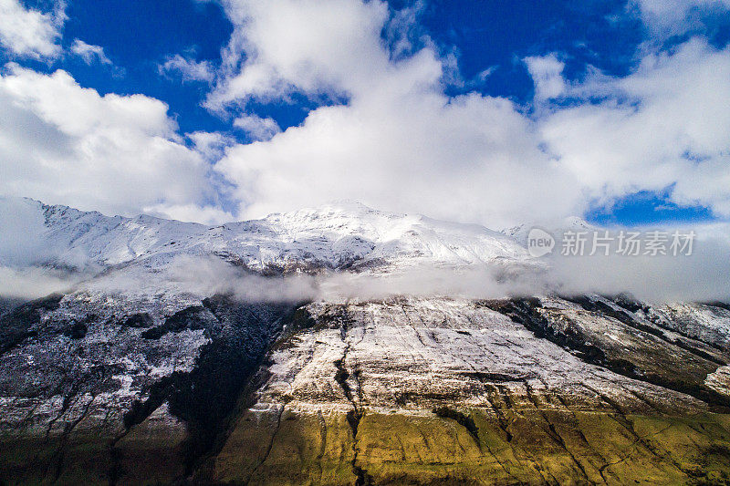 壮丽的自然景观，壮丽的雪山在新西兰