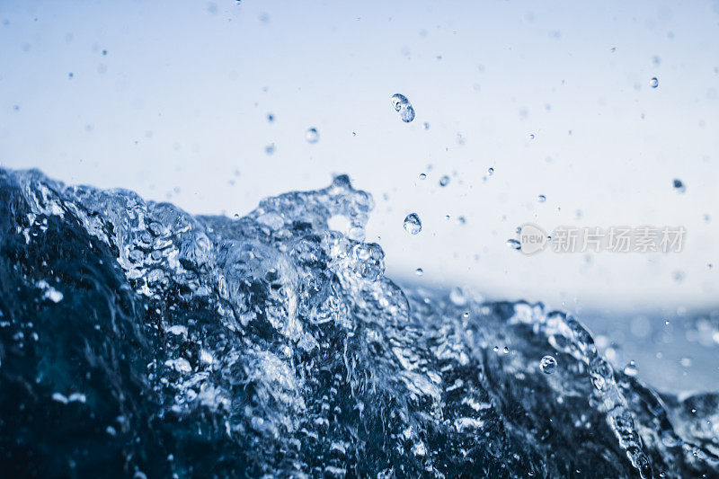 海的形状:海浪撞击和冲浪