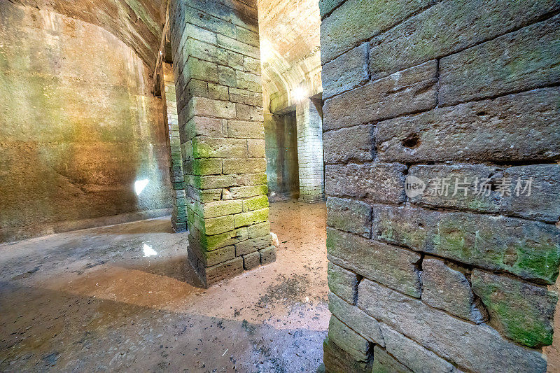 历史小镇Volterra的古罗马蓄水池遗址。这个蓄水池是用来储存饮用水的。