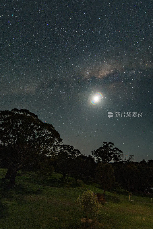 银河夜空在乡村