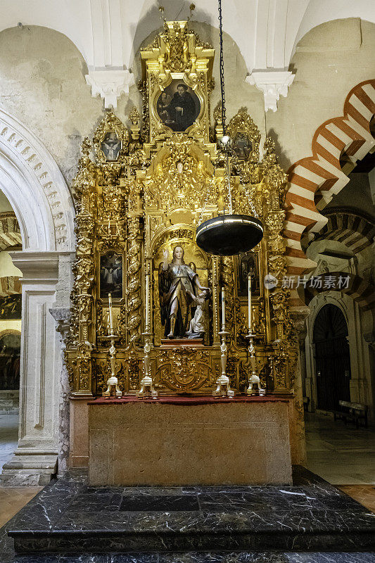 Córdoba的清真寺大教堂，西班牙主要的历史遗迹之一(安达卢西亚，西班牙)