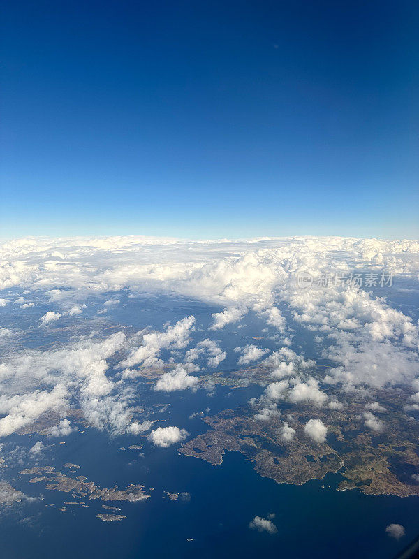 挪威西海岸斯塔万格和卑尔根之间的海岸峡湾鸟瞰图