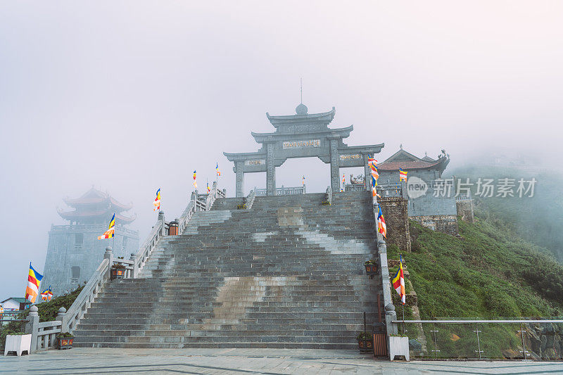 美丽的风景金山宝唐图塔和中国神u来和观音在越南萨帕翻斯盘山