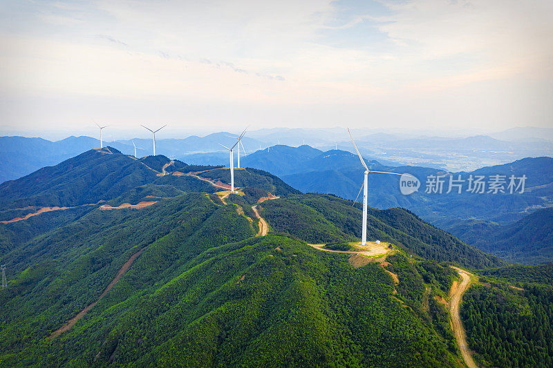 风力发电大面积分布在山区