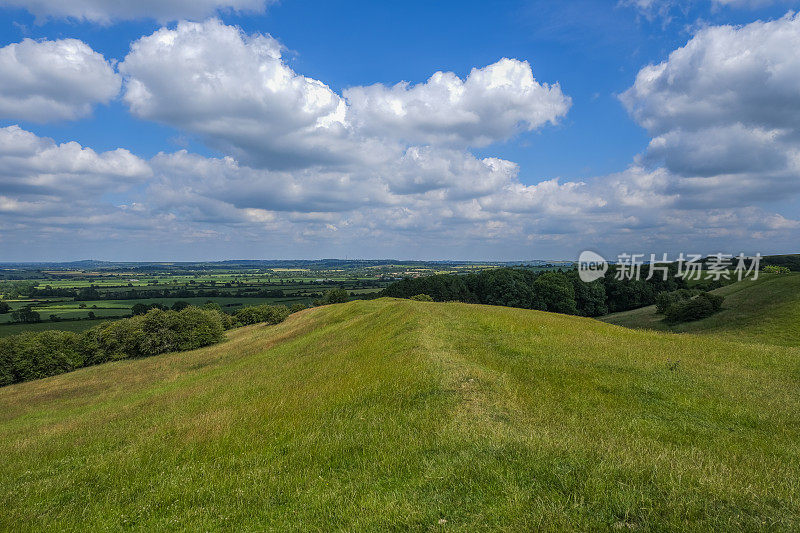 伯顿达塞特山俯瞰英国风景，英国中部的沃里克郡