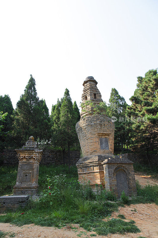 中国嵩山少林寺塔林。大祭司纪念碑。