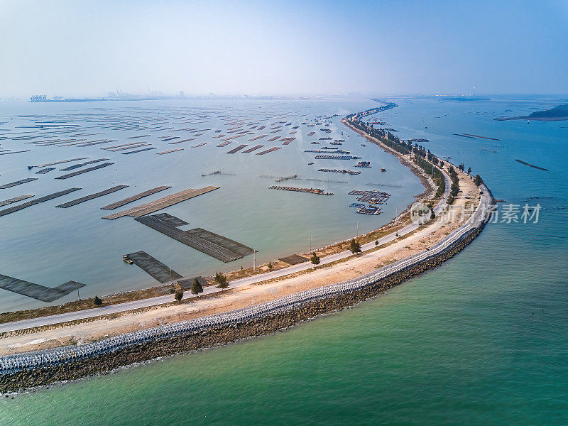 中国广西钦州最美海上公路，人工填海公路