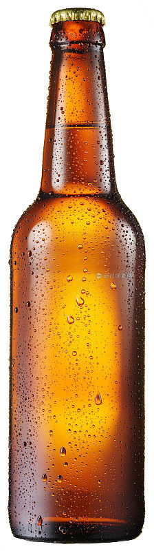 一瓶有冷凝水珠滴在上面的冷啤酒。