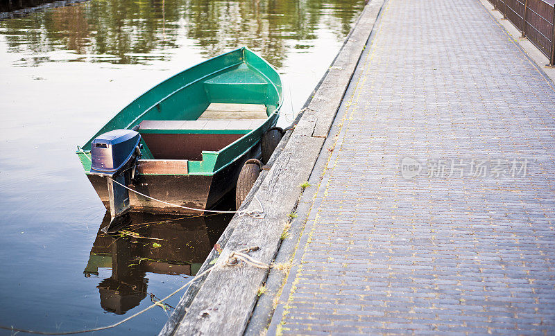 运河里的船，Giethoorn，荷兰