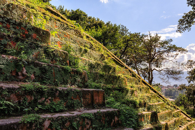 古代楼梯Pashupatinath寺庙，尼泊尔