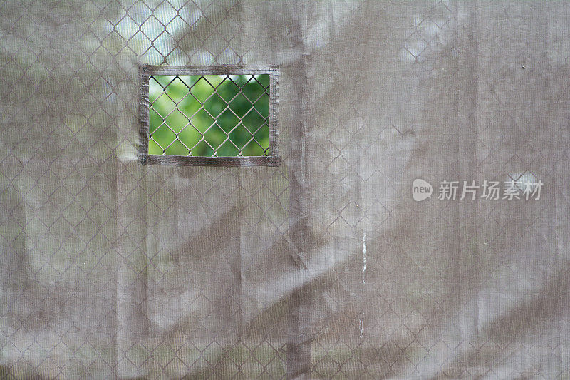 网球场围栏的挡风玻璃