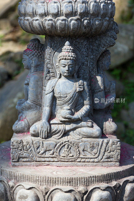 Swayambhunath寺庙的佛像