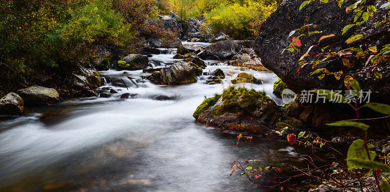 栅栏Creek-Autumn