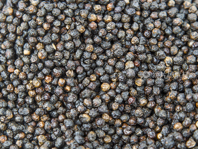 印度德里街头出售的黑胡椒种子