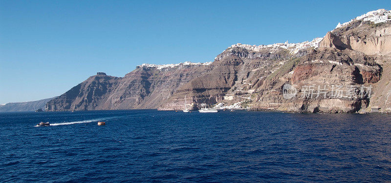 圣托里尼岛的火山口