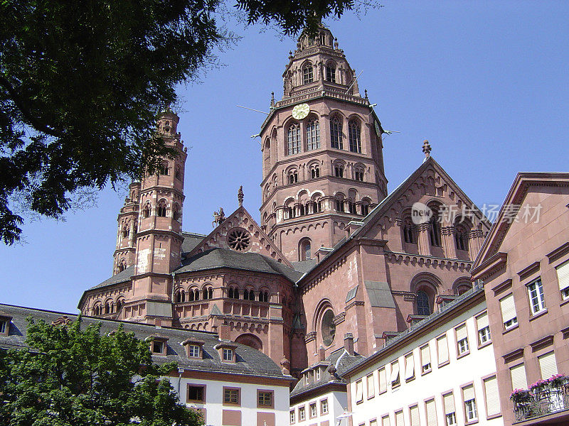 德国美因茨大教堂。