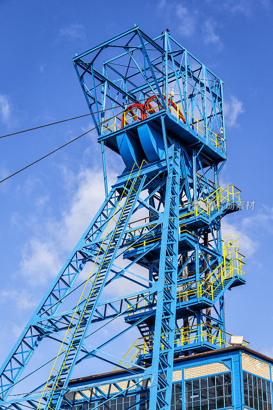 波兰煤矿的电梯塔