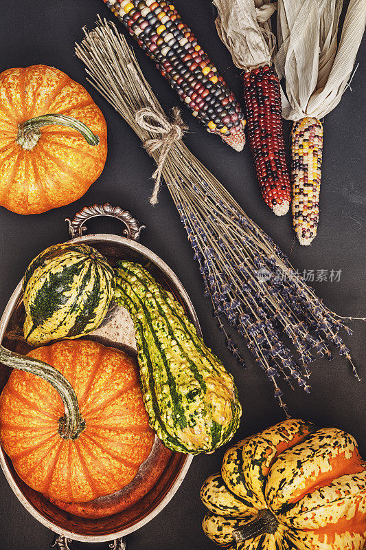 南瓜，印第安玉米和秋天的颜色