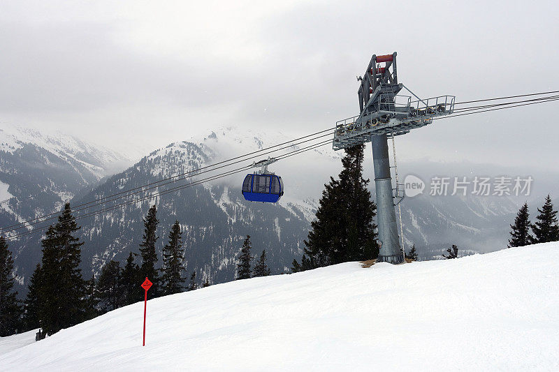 在奥地利滑雪