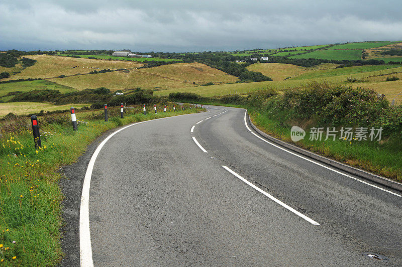 蜿蜒的道路(1)