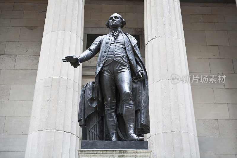 纽约联邦大厅的乔治·华盛顿雕像