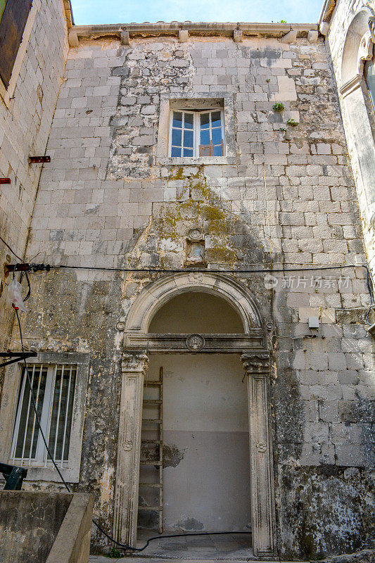 克罗地亚杜布罗夫尼克老城的历史石屋