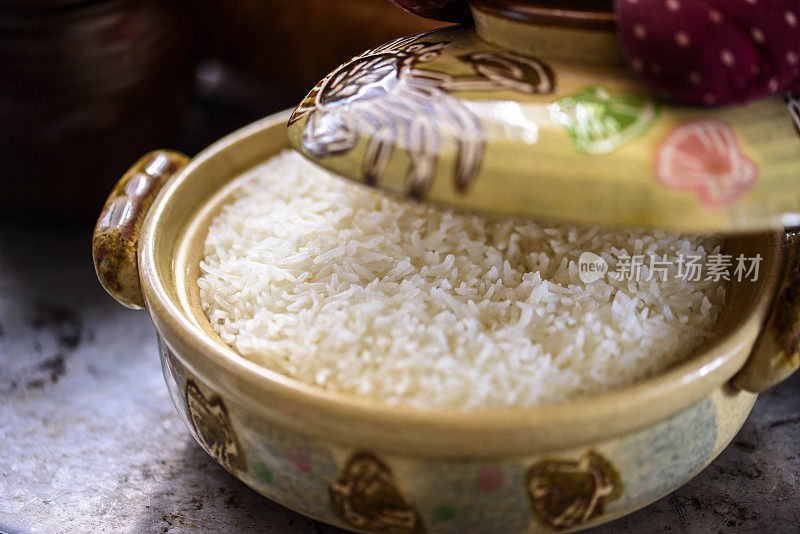 煮熟的米饭