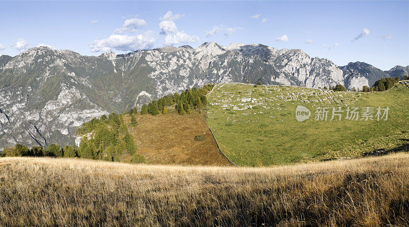 山的风景。莱西尼和卡雷加山，维罗纳，意大利。