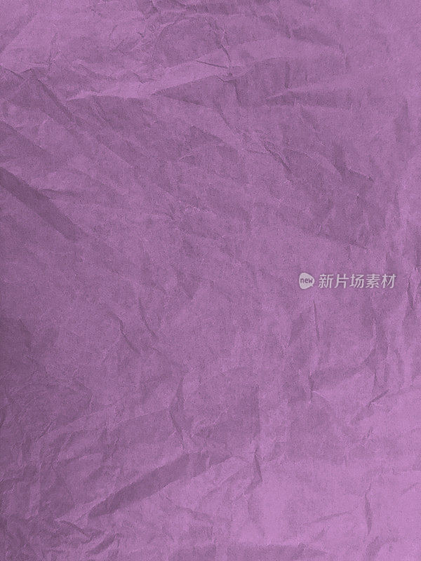 皱的紫色的纸