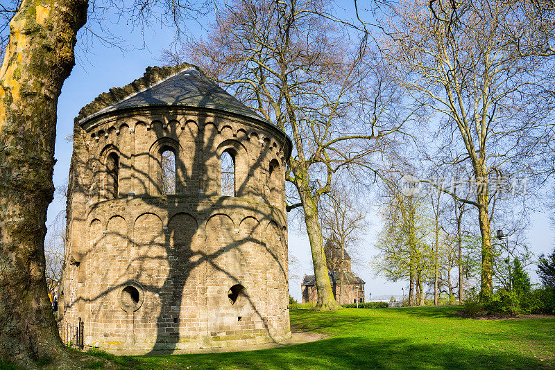 荷兰奈梅亨瓦尔霍夫公园的巴巴罗萨阉马或圣马丁教堂
