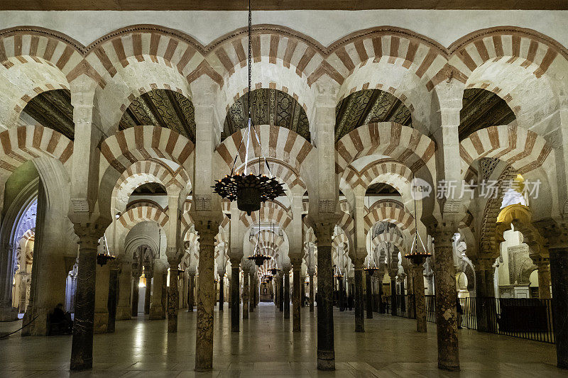 Córdoba的清真寺大教堂，西班牙主要的历史遗迹之一(安达卢西亚，西班牙)