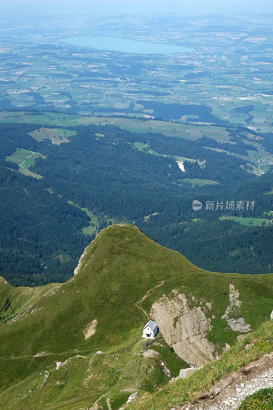 从皮拉图斯山顶俯瞰