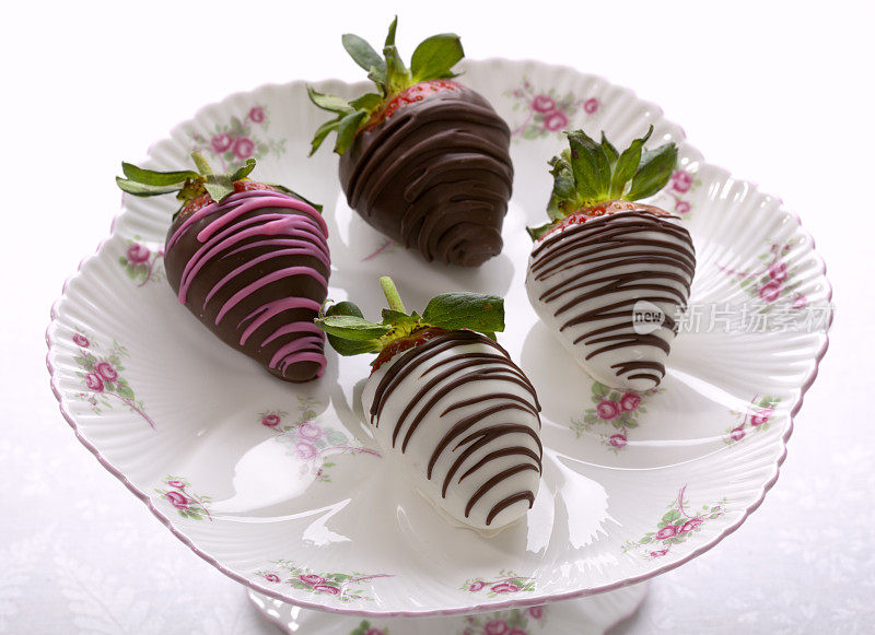 巧克力草莓，新鲜草莓，甜甜品