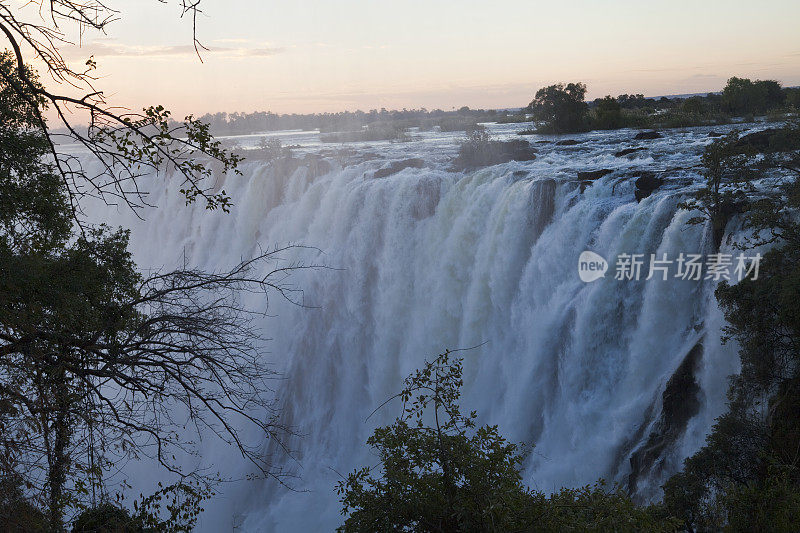 日落，维多利亚瀑布，赞比亚