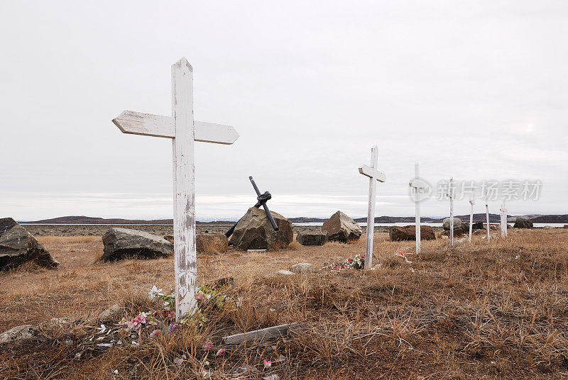 巴芬岛的北极坟墓。