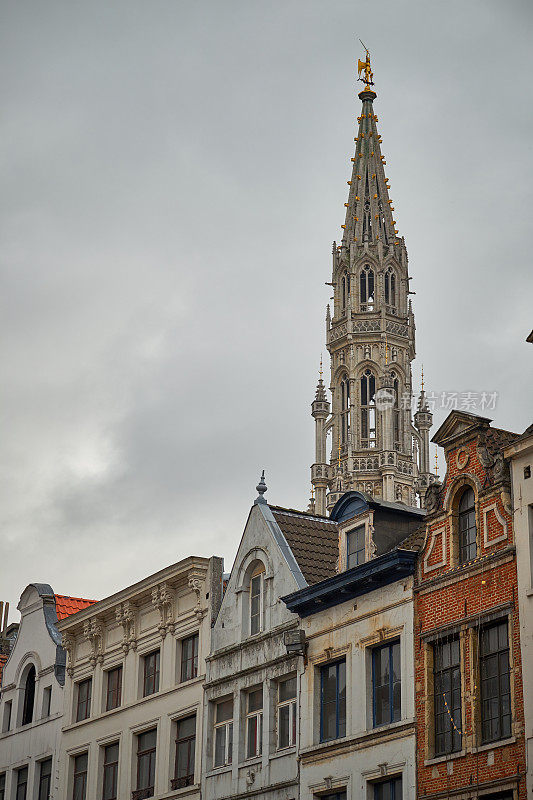 布鲁塞尔，教堂的尖顶