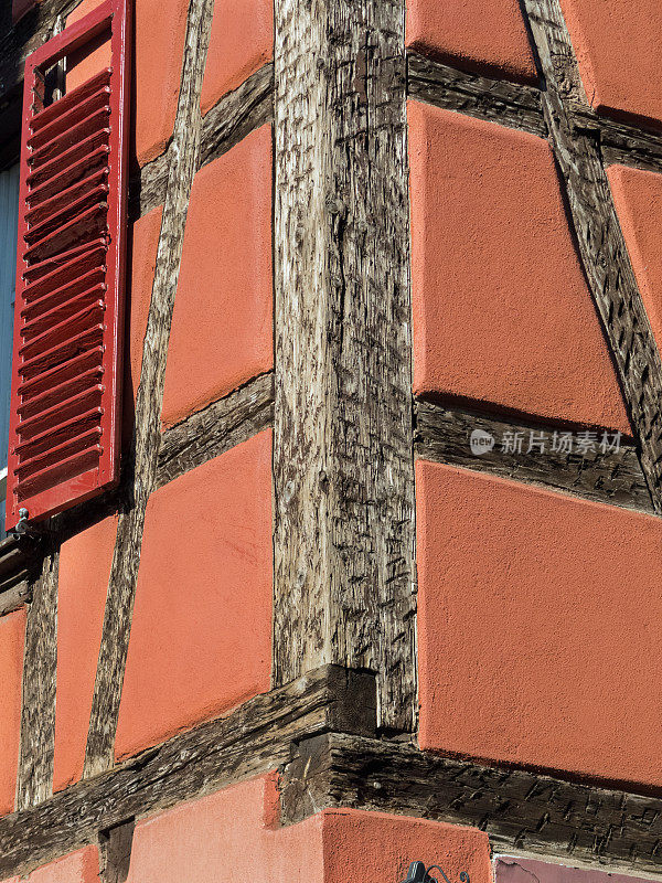 斯特拉斯堡老城:中世纪半木结构房屋的细节