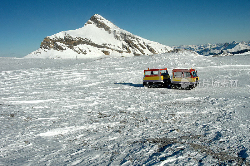 雪卡车阿尔卑斯山