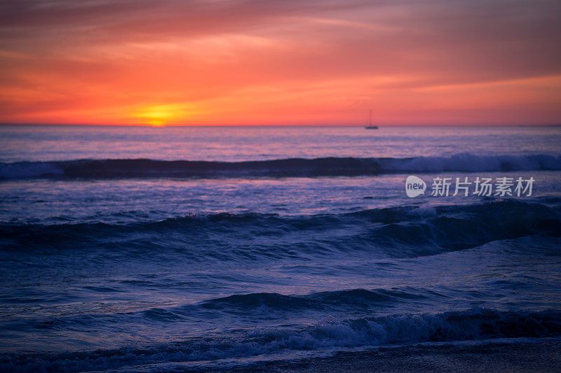 海洋和日落的抽象色调图像