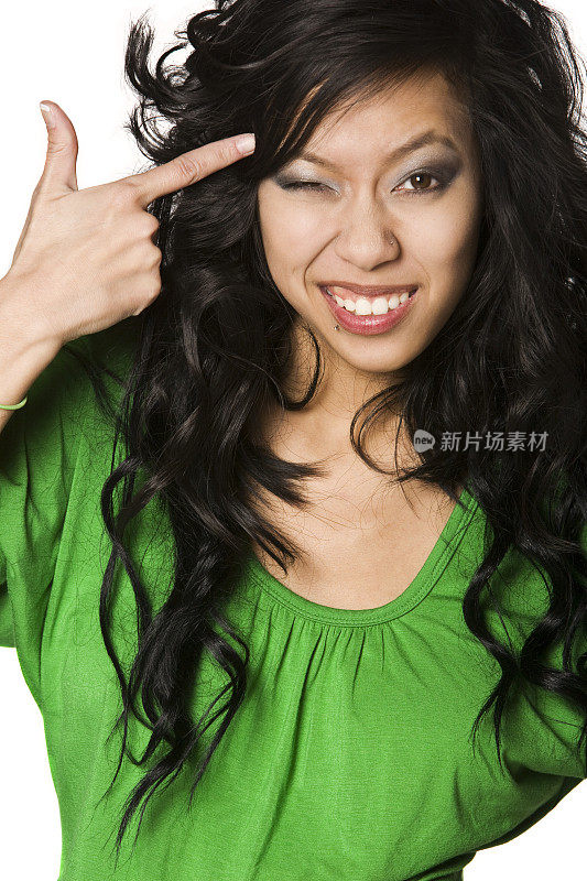 越南女孩用手指着头