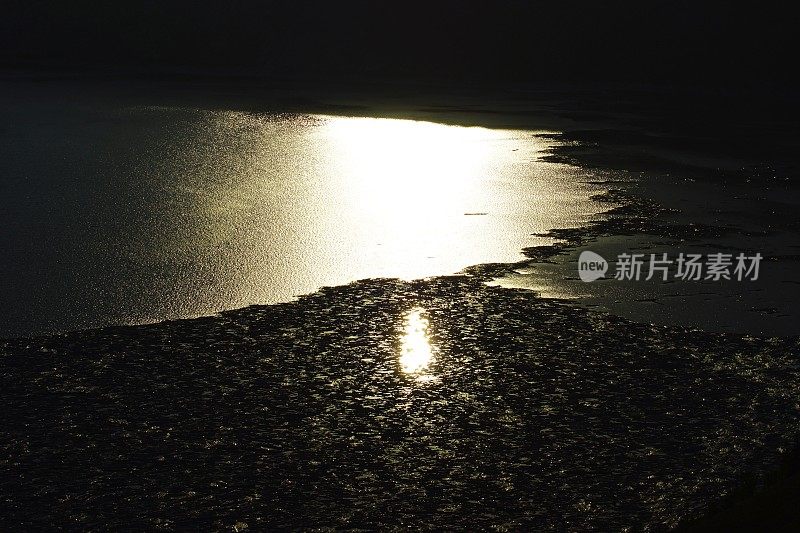 灵湖自然光