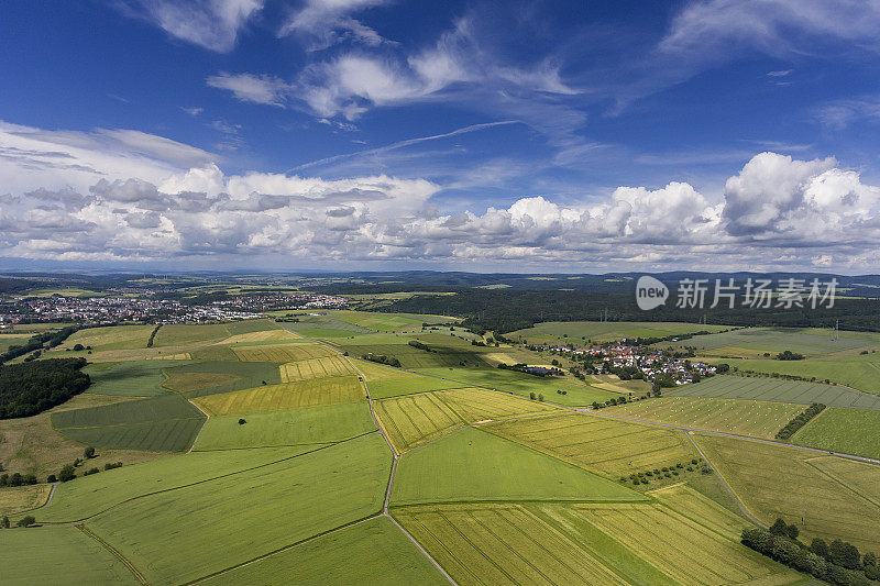 鸟瞰图-莱茵高陶努斯地区和Idstein