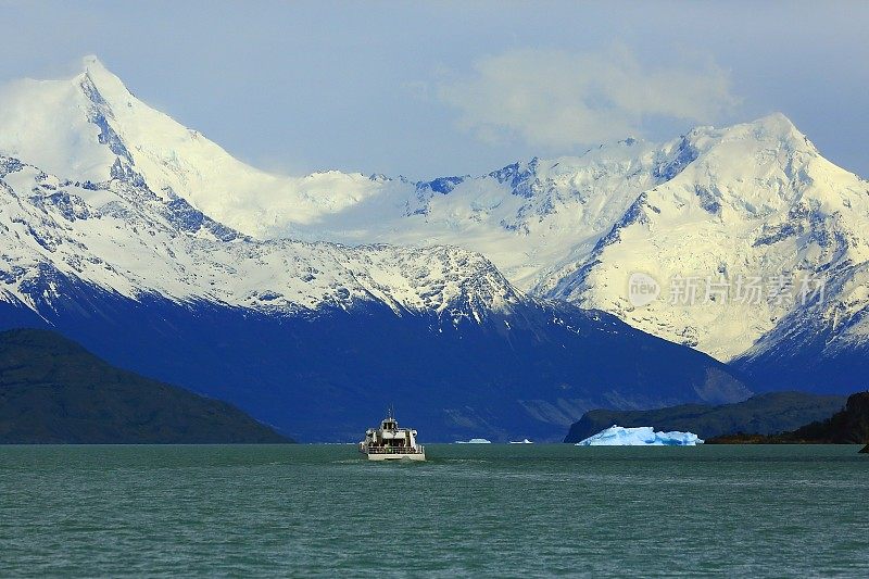 巡游冒险:进入阿根廷湖冰川乌普萨拉，巴塔哥尼亚