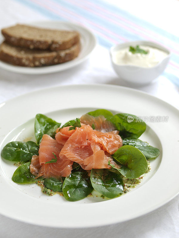 Spinach&smoked鲑鱼色拉