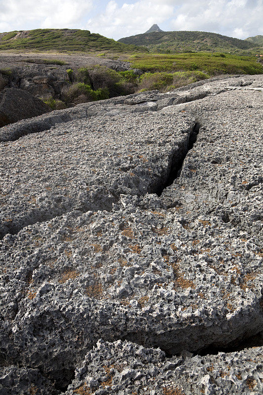 库拉索岛的博卡塔布拉岩层