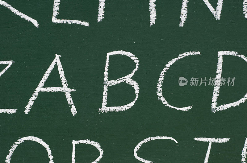 学校黑板上的ABC字母