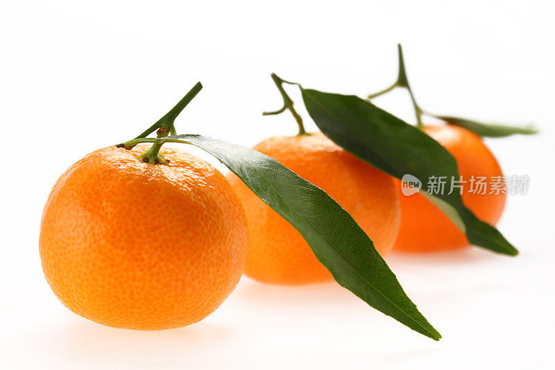 三个柑桔橙子