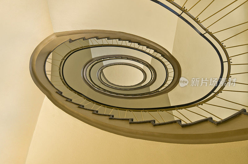 椭圆形的楼梯